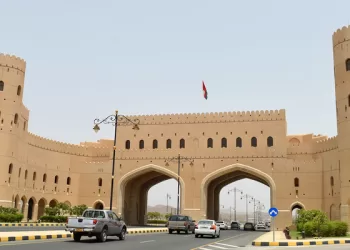 طرح موقعين للاستثمار في بهلا والجبل الأخضر لإنشاء مركزين تجاريين وسوقين للمنتجات الحرفية