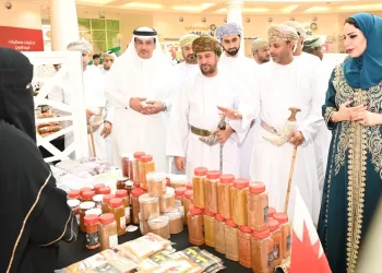 افتتاح معرض المنتجات العُمانية البحرينية بصلالة