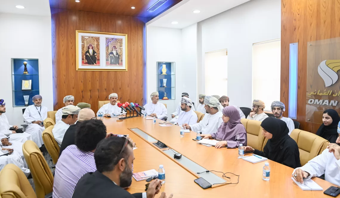 بسبب الخسائر والديون.. اعتماد برنامج لإعادة هيكلة الطيران العُماني