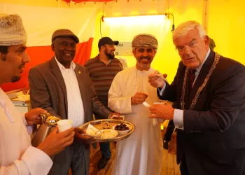 سلطنة عمان تشارك في مهرجان السفارات بمدينة لاهاي