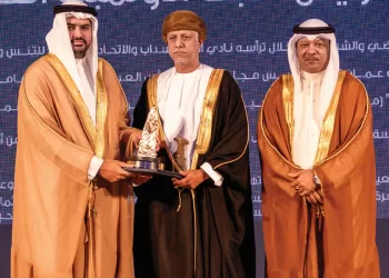 تكريم الشيخ خالد الزبير بجائزة الشيخ عيسى بن علي آل خليفة للعمل التطوعي