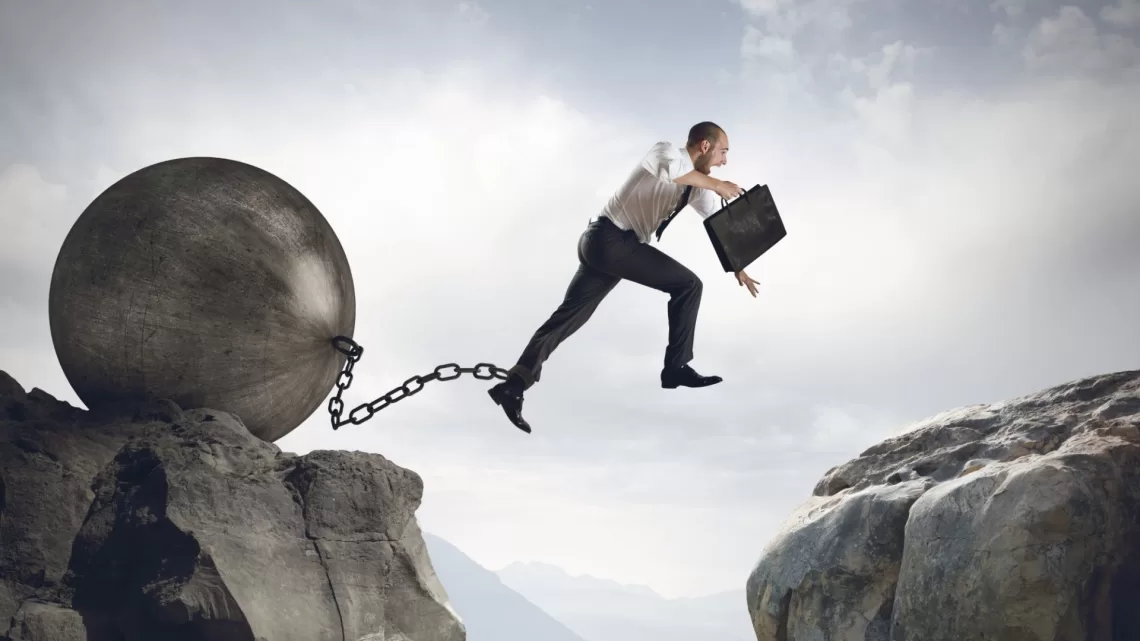 أحلام حسين البلوشي تكتب: مخرجات “دراسات الاتصال” بين الأمل والرجاء