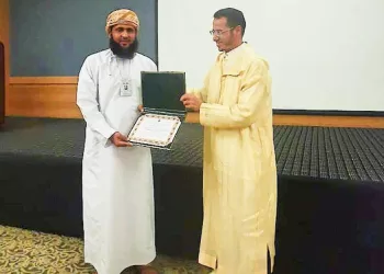 متسابق عماني يحصد المركز الثاني بجائزة محمد السادس الدولية لحفظ القرآن