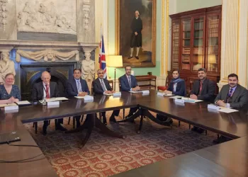 استعراض التوجه العماني نحو الطاقة النظيفة خلال اجتماع “المجموعة الاستشارية العُمانية البريطانية”