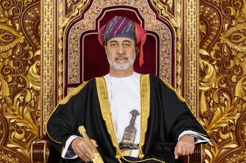 جلالةُ السُّلطان المعظم يقيم مأدبة غداء تكريمًا لسُّمو حاكم الشارقة