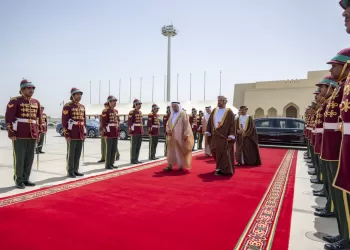 حاكم الشارقة يختتم زيارته الرسمية إلى سلطنة عمان