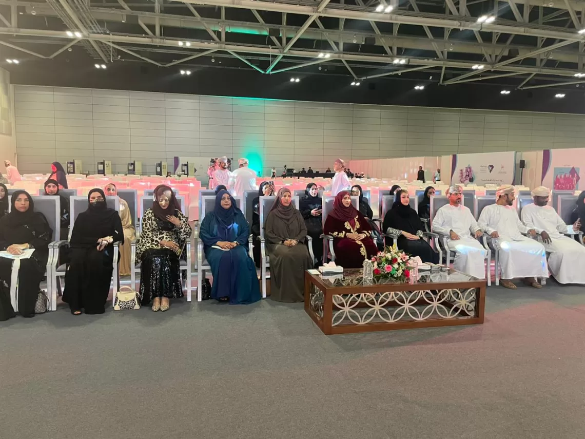 بـ”أصبوحة شعرية” ومعرض للمخطوطات.. “التنمية الاجتماعية” تحتفل بـ”يوم المرأة العمانية”