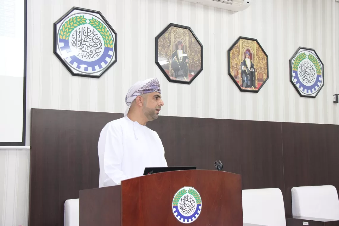 مناقشة تأثير مستقبل الذكاء الاصطناعي على المجتمع في الوسطى