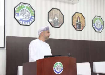 مناقشة تأثير مستقبل الذكاء الاصطناعي على المجتمع في الوسطى