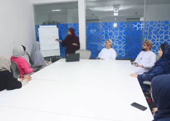 بنك مسقط يفتخر بعمل و بدور الموظفات في مسيرة النجاح والريادة