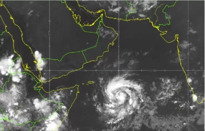 الأرصاد الجوية تصدر التنبيه رقم (2) عن العاصفة المدارية (تيج)