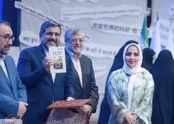 فايزه محمد تكتب: تكريمي بمهرجان خورشيد الدولي في مشهد.. وهذه بعض الملاحظات