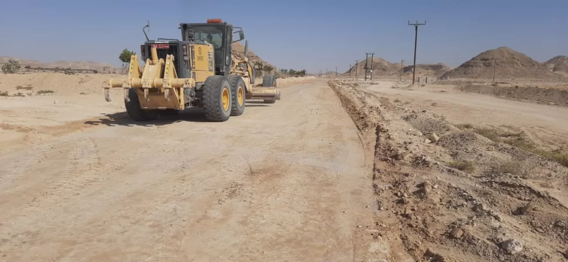 بدء اختبار تقنية جديدة لتثبيت التربة على الطرق في ثمريت