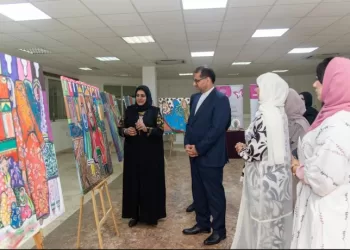 السفير الإيراني يزور “جمعية المرأة” في مسقط للتعرف على التراث العماني وبحث التعاون المشترك
