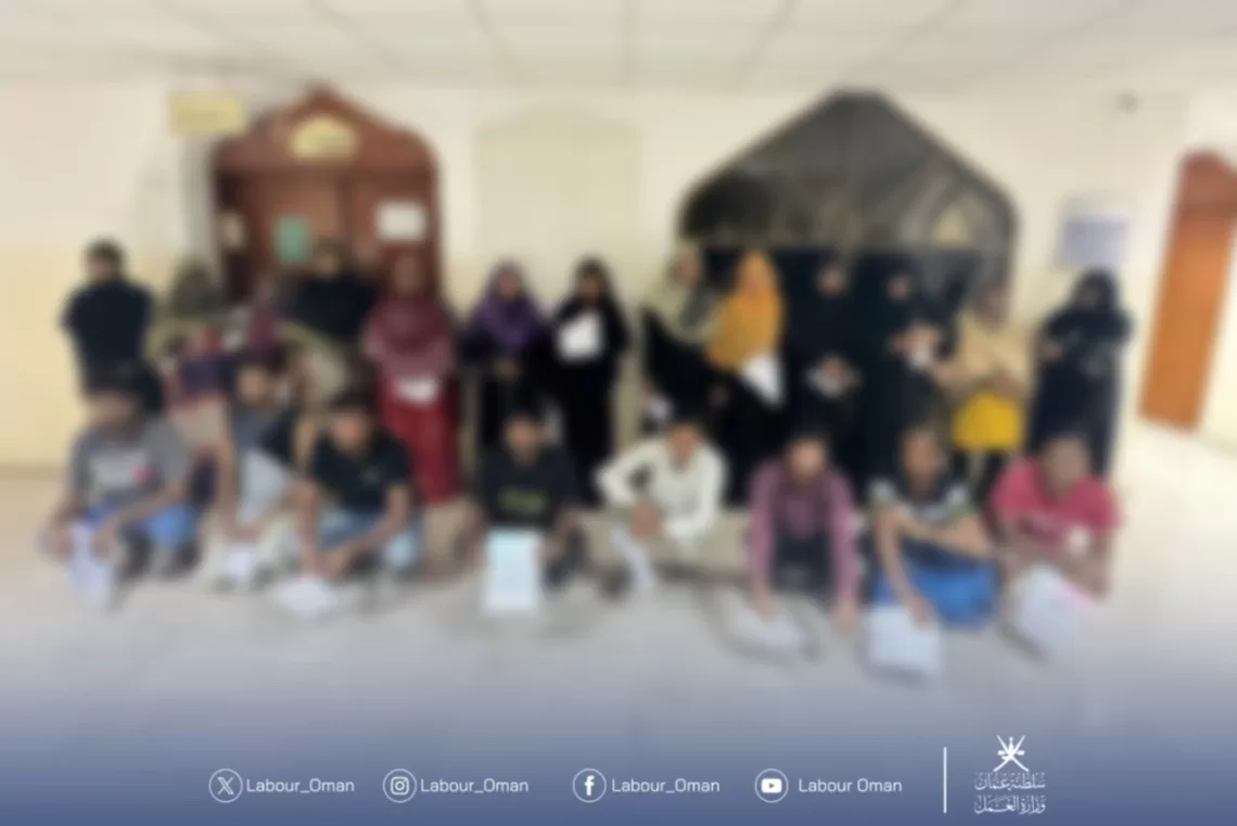 ضبط 30 عاملا في حملة على المنازل الخاصة بمسقط
