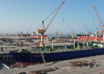 “أسياد” تستثمر أكثر من 6 ملايين ريال لشراء حوض عائم  بالحوض الجاف في الدقم
