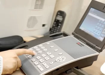 ارتفاع إجمالي اشتراكات الهاتف الثابت الموصولة بتقنية بروتوكول الإنترنت بنسبة 5%