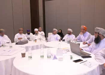 مناقشة إقامة مزرعة استثمارية نموذجية للعنب في إبراء