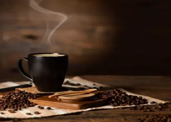 اكتشاف جديد.. بقايا القهوة تساهم في علاج مرضى الزهايمر