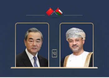 السيد بدر البوسعيدي يؤكد لنظيره الصيني ضرورة إرساء هدنة إنسانية وتوفير الاحتياجات الإغاثية لقطاع غزة
