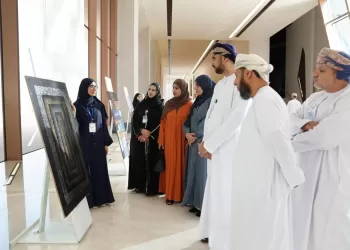“جامعة التقنية” بنزوى تنظم معرض الفنون التشكيلية “فئام” في “متحف عُمان عبر الزمان”