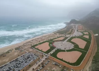 ارتفاع عدد زوار موسم خريف ظفار 2023 إلى 962 ألف زائر
