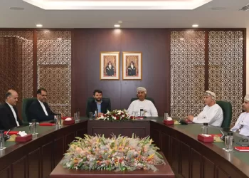 بحث تنفيذ مشروعات مشتركة للشركات العُمانية والإيرانية العاملة في المناطق الاقتصادية والمناطق الحرة