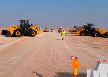 بطول 170 كم.. بدء أعمال إنشاء شبكة الطرق الأسفلتية في مقشن بتكلفة 13 مليون ريال