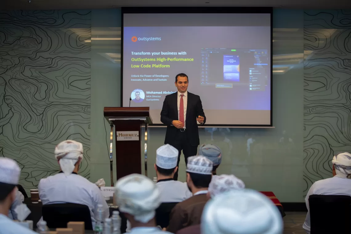 رحال وOutSystems يكشفان عن مُستقبل التطوير في يومٍ تقني حافل