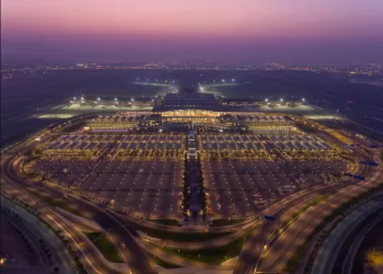 مطار مسقط الدولي يحصل على المرتبة الأولى عالميا في معايير الأداء 2023
