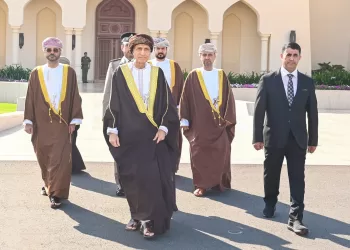 سمو السيد فهد يغادر البلاد متوجها إلى الدوحة