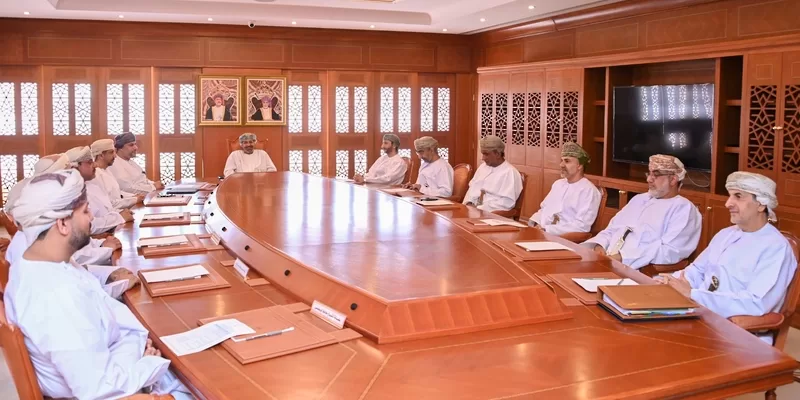 مؤكدا أهمية تلمس احتياجات المواطنين.. السيد وزير الداخلية يبحث مع المحافظين النهوض بمستوى الإدارة المحلية