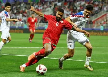 محللون: نحتاج إلى تدخل عاجل لاستعادة هيبة “الأحمر العماني” وإنقاذه من الضياع