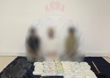 القبض على 3 أشخاص بتهمة حيازة كمية كبيرة من مخدر الكريستال