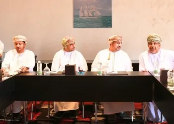 مناقشة مسار سكة القطار الرابط بين شمال الباطنة والبريمي