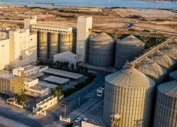 اتفاقية شراكة بـ2.5 مليون ريال بين “مطاحن صلالة” و”الريان اليمنية”