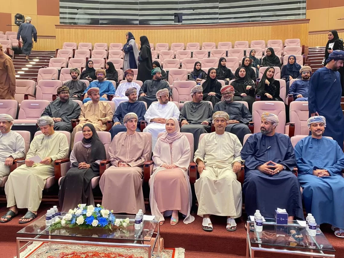 لتعزيز فرص العمل الحر للكفاءات العمانية في القطاعات الاقتصادية.. السيد كامل بن فهد يدشن المنصة الوطنية “دوام”