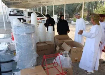توزيع أدوات ومستلزمات لدعم المنتجات الزراعية للمرأة الريفية في عبري