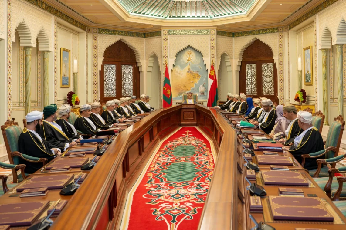 جلالة السلطان يشيد خلال ترؤسه اجتماع مجلس الوزراء بمـا تحقـق خـلال الـعـام الماضـي من إنجازات
