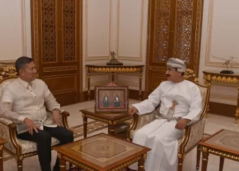 وزير المكتب السلطاني يستقبل سفير الفلبين