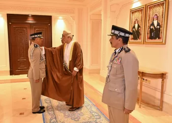 جلالة السلطان المعظم ينعم بميدالية الثناء السلطاني والخدمة الممتازة على عدد من كبار ضباط الشرطة