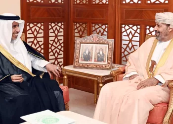 السيد حمود البوسعيدي يبحث تعزيز التعاون الأمني مع أمين مجلس وزراء الداخلية العرب