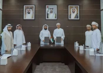 توقيع اتفاقية نقل ركاب بين “مواصلات” و”الطرق والمواصلات” بالشارقة