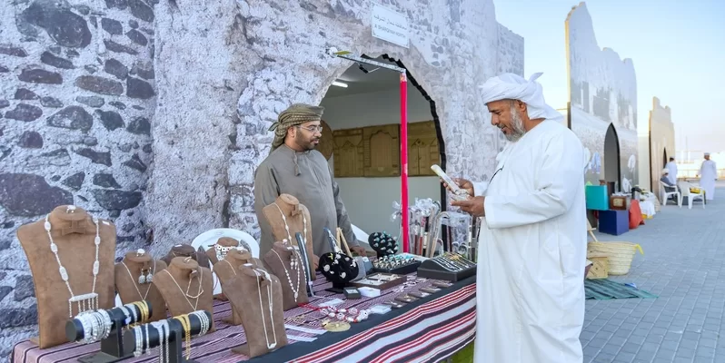 التعريف بالمنتجات العمانية ضمن فعاليات مهرجان صحار