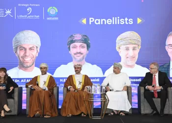 لتسليط الضوء على الفرص الاستثمارية.. انطلاق أعمال قمة عُمان للذكاء الاصطناعي