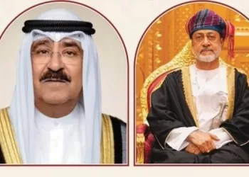 جلالة السلطان في مقدمة مستقبلي أمير الكويت