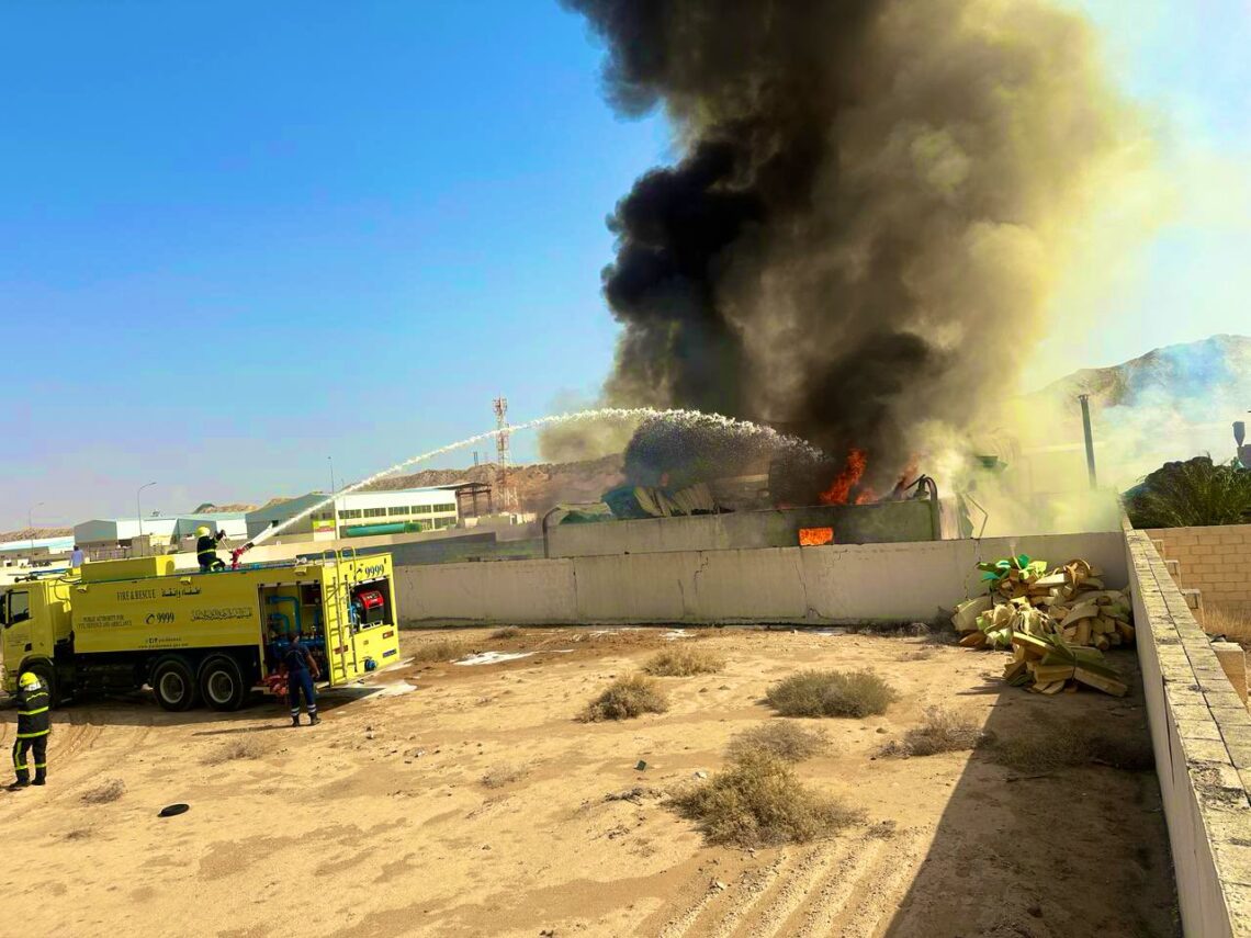 نشوب حريق في مخزن للمفروشات بـ”صناعية البريمي”
