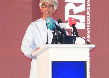 بحث تعزيز التنمية المستدامة والتوجه نحو الذكاء الاصطناعي في مؤتمر “أوشرم”