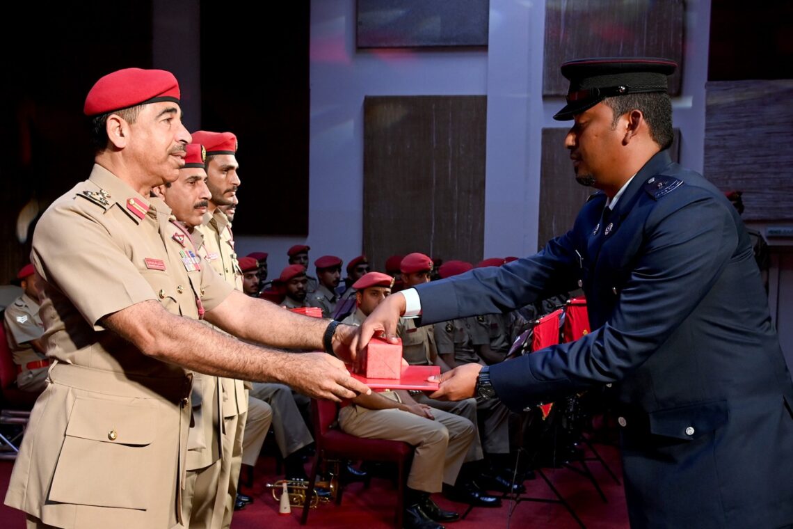 تخريج دورة رؤساء الفرق الموسيقية بموسيقى الجيش السلطاني العُماني