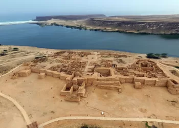 استعراض نتائج الاستكشافات الأثرية الجديدة في خور روري بظفار